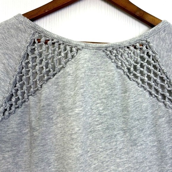 American Eagle - Grey Macrame Fringe Design Long Sleeve Sweatshirt Size Small - Picture 13 of 14